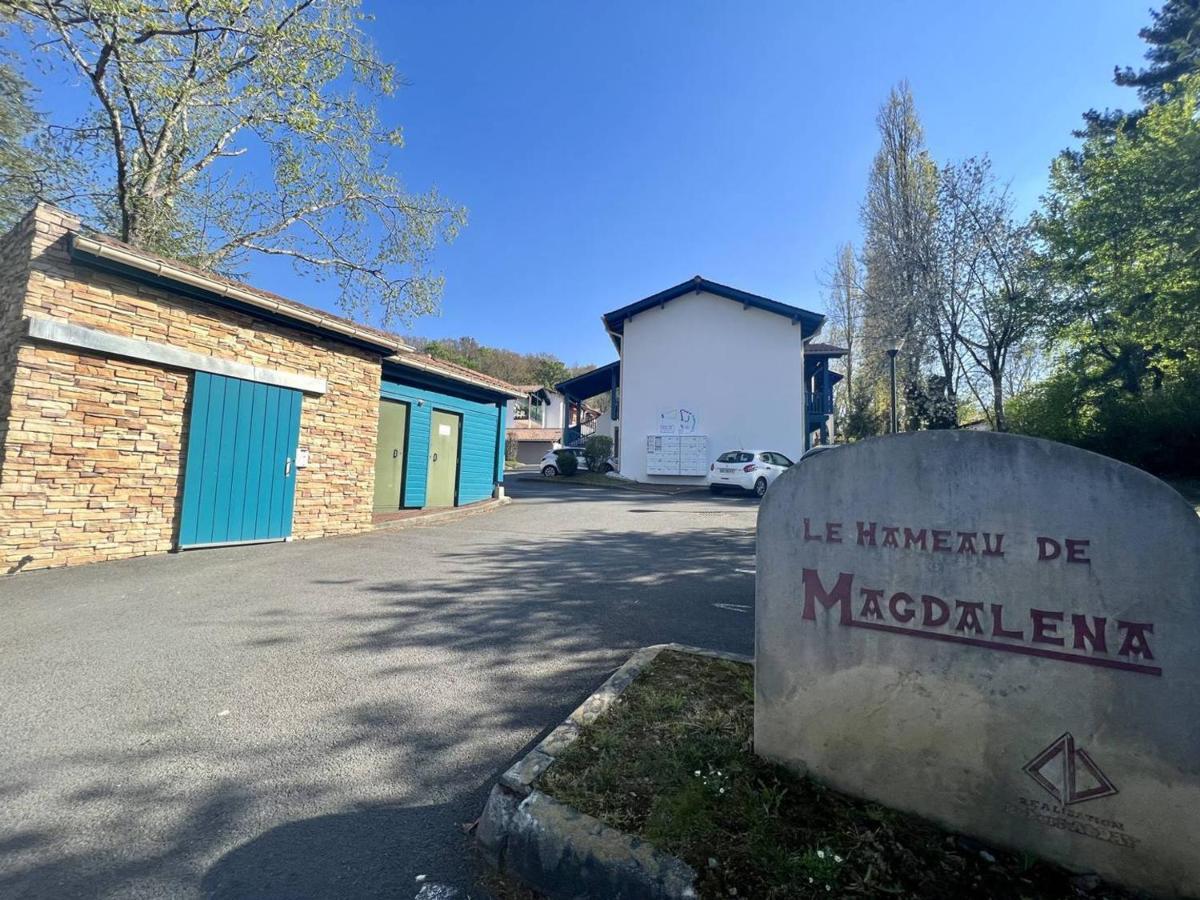 Appartement T1 Bis Avec Jardin Prive Et Piscine, 4 Pers, Cambo-Les-Bains - Fr-1-495-13 Exteriör bild